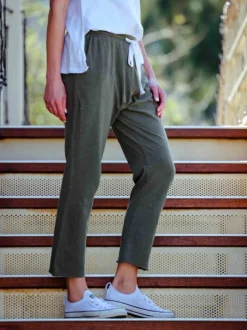 3rd Story Ariel Straight Leg Jogger Pants< Joggers