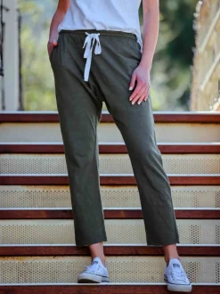 3rd Story Ariel Straight Leg Jogger Pants< Joggers