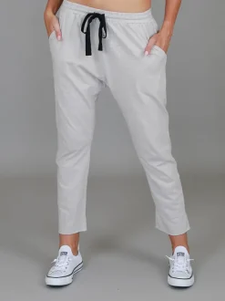 3rd Story Ariel Straight Leg Jogger Pants< Joggers