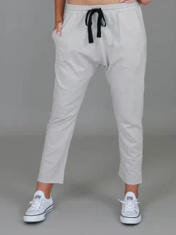 3rd Story Ariel Straight Leg Jogger Pants< Joggers