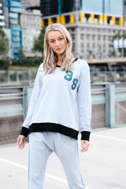 3rd Story Aubree Chenille Logo Sweatshirt< Sweatshirts|Sweatshirts