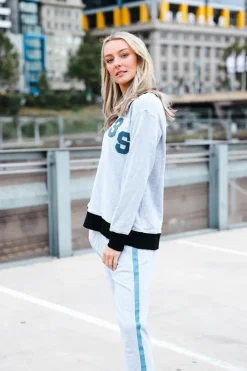 3rd Story Aubree Chenille Logo Sweatshirt< Sweatshirts|Sweatshirts