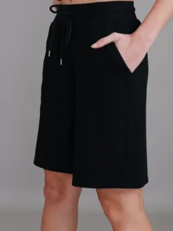 3rd Story Chadstone Long Shorts< Shorts