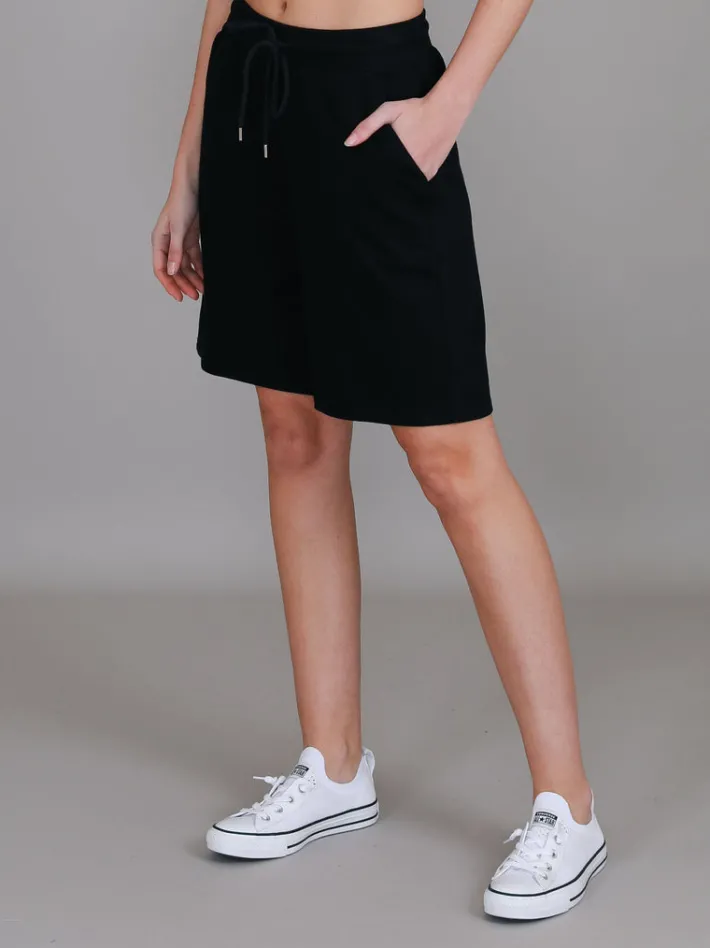 3rd Story Chadstone Long Shorts< Shorts