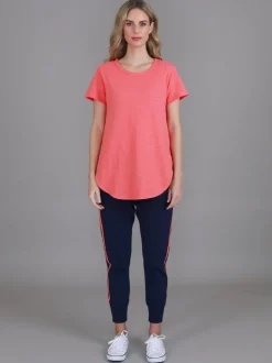 3rd Story Elwood Curved Hem T Shirt< Short Sleeves