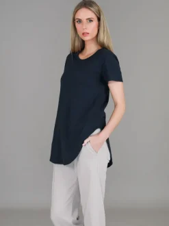 3rd Story Elwood Curved Hem T Shirt< Short Sleeves