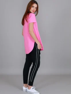 3rd Story Elwood Curved Hem T Shirt< Short Sleeves