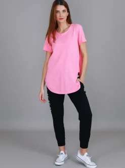 3rd Story Elwood Curved Hem T Shirt< Short Sleeves