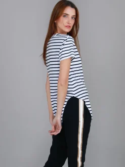3rd Story Elwood Curved Hem T Shirt< Short Sleeves
