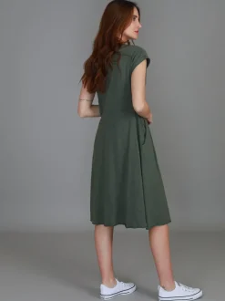 3rd Story Evelyn Midi Dress with Pockets< Short Sleeve Dress