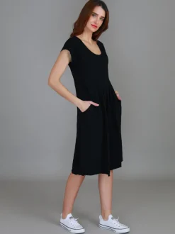 3rd Story Evelyn Midi Dress with Pockets< Short Sleeve Dress