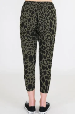 3rd Story Josie Leopard Print Jogger Pants< Joggers
