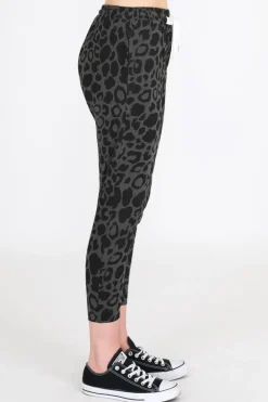 3rd Story Josie Leopard Print Jogger Pants< Joggers