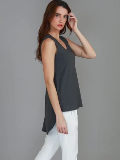 3rd Story Madison Hi Lo Hem Tank Top< Tanks