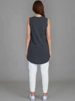 3rd Story Madison Hi Lo Hem Tank Top< Tanks