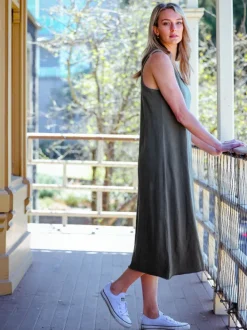 3rd Story Paige Racer Back Midi Dress< Sleeveless Dress