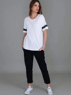 3rd Story Roselyn Band Short Sleeve T Shirt< Short Sleeves