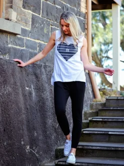 3rd Story Thea Heart Grey Tank Top< Tanks